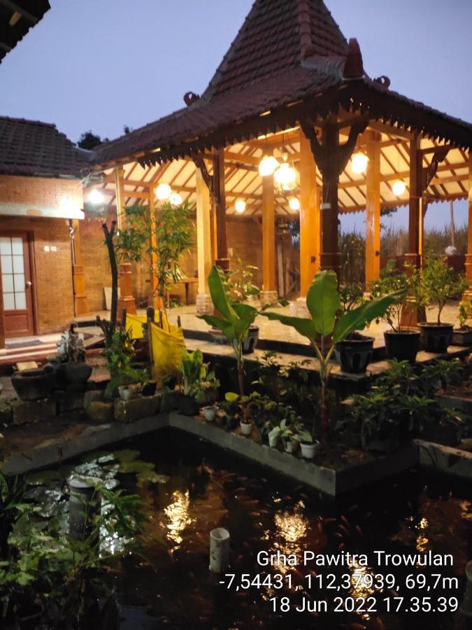 Апартаменты Grha Pawitra Trowulan Экстерьер фото