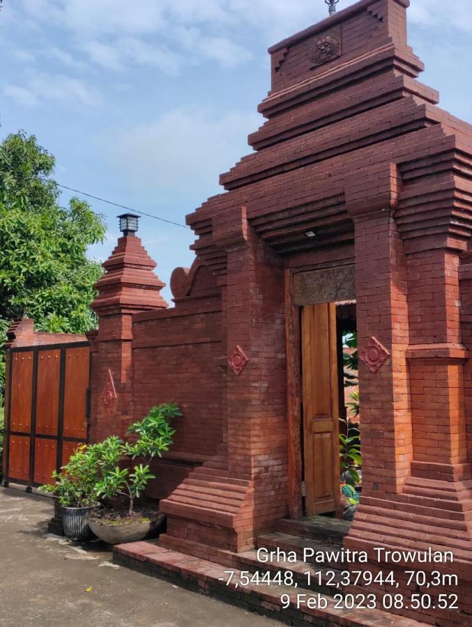 Апартаменты Grha Pawitra Trowulan Экстерьер фото