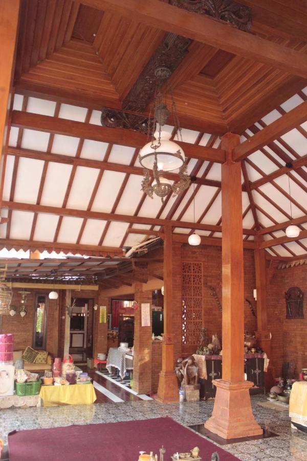 Апартаменты Grha Pawitra Trowulan Экстерьер фото